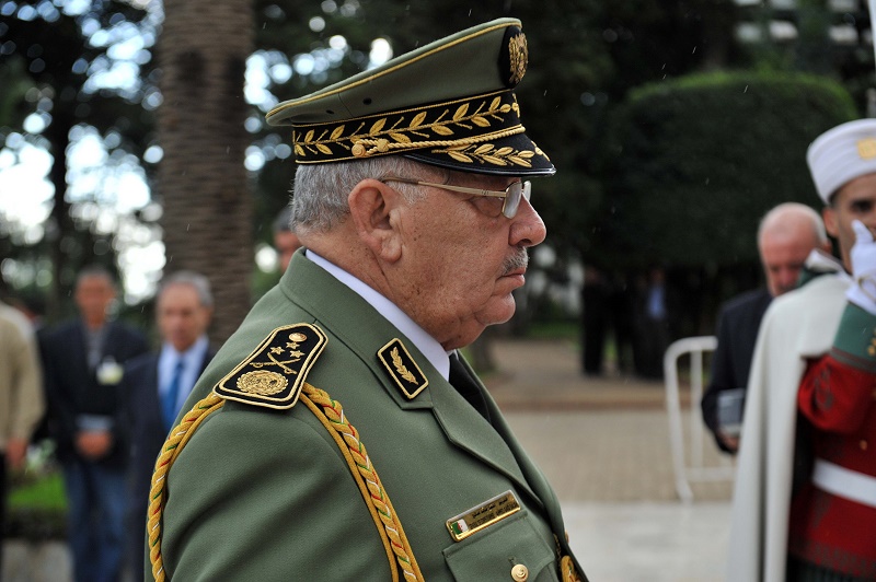 Photo of L’armée ferme le jeu : Que va faire Bouteflika?