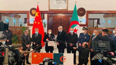 Photo of Covid 19 : Un don de 200.000 doses du vaccin chinois réceptionné par l’Algérie