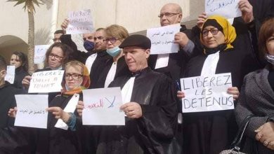 Photo of En solidarité avec les détenus d’opinion : Des avocats organisent un sit-in à Tizi-Ouzou