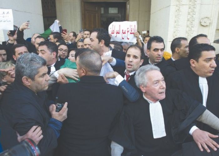 Photo of Grève nationale des avocats: Plaidoyer pour l’honneur