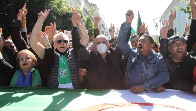 Photo of Bouchachi, Belabbas et Tabbou marchent ensemble à Alger